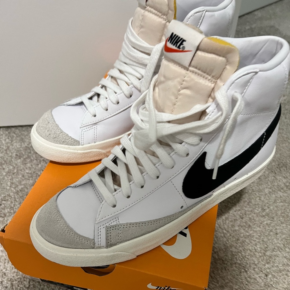 Women Nike Blazers